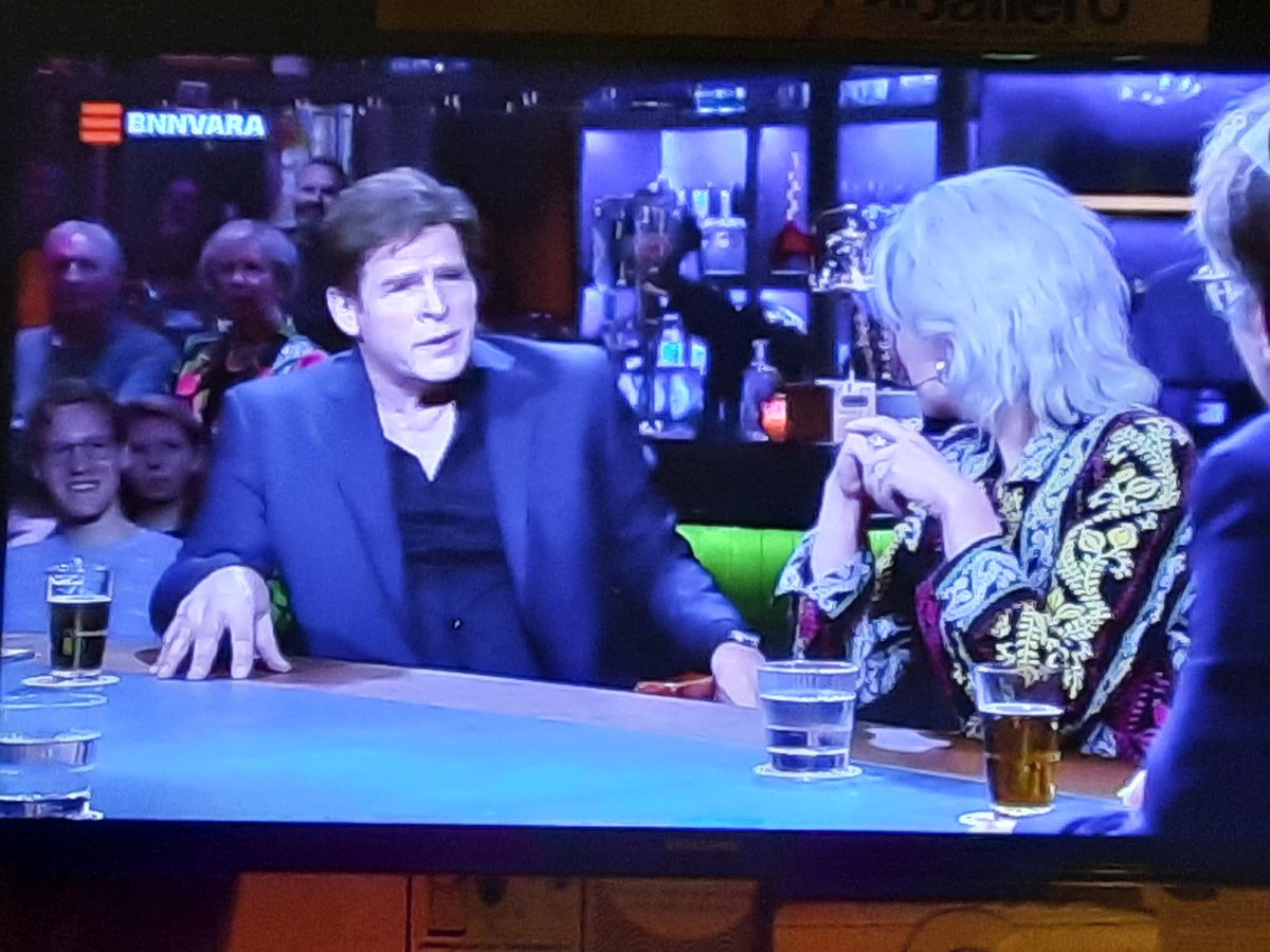 ZoetSanny's tweet photo. Was dit de laatste? Last but not least kun je wel zeggen. GÉNIÁÁL cabaret weer! Had zo'n heimwee naar t ouderwetse kopspijkers cabaret, maar #Spaanders maakt n hoop goed! 
Voor iedereen die t te grof vond, DIT IS NOU CABARET!
Doe maar gauw een 2e seizoen. https://t.co/PJdnFGDkRq