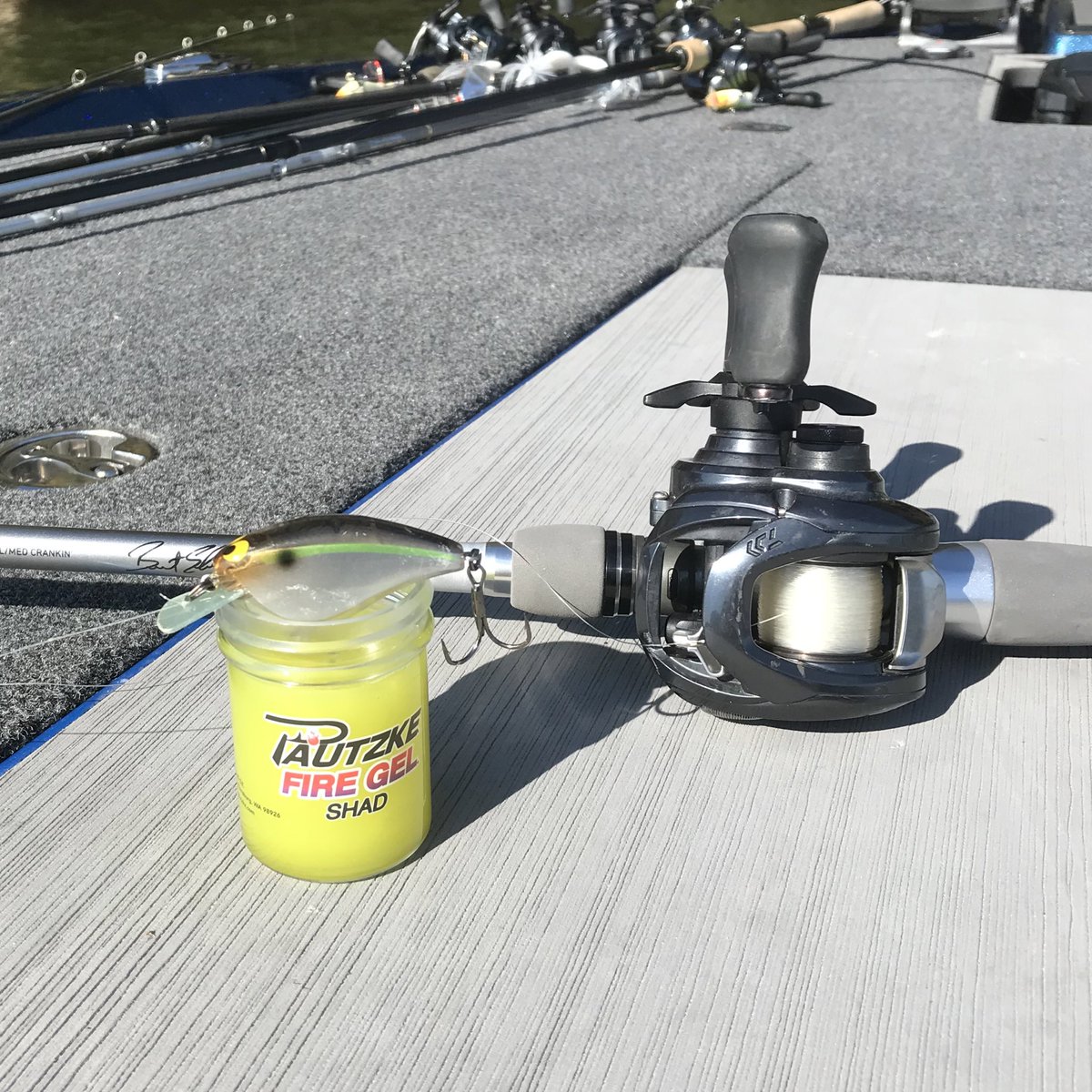 TeamLintner's tweet photo. All Of The Pautzke Fire Gels On Deck🔥 Update #firegel #pautzke #pickwickpractice
Details: Applied Pautzke SHAD Fire Gel to Jackall Bling 55. THEN changed depth, +SHAD Fire Gel to my custom color Jackall MC60MR = 🎣
#tacklewarehouse #vexusboats #daiwa #sunline #jackalllures https://t.co/Flr7d2Jqlo