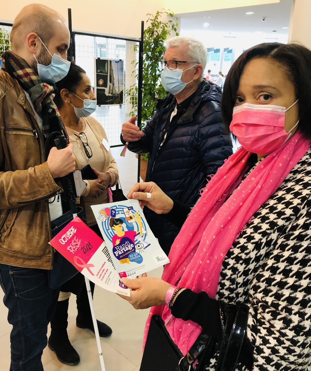 ElomFlavienne's tweet photo. Un samedi placé sous le signe de #HandiPartage et #octobrerose2021 à @VilleCourbevoie. Quizz, parcours fauteuil roulant, échanges, #Communauté360 pour soutien #handicap avec son numéro unique d’appel gratuit : 0 800 360 360.
#TousConcernésTousMobilsés. https://t.co/NYv3q8ik7f