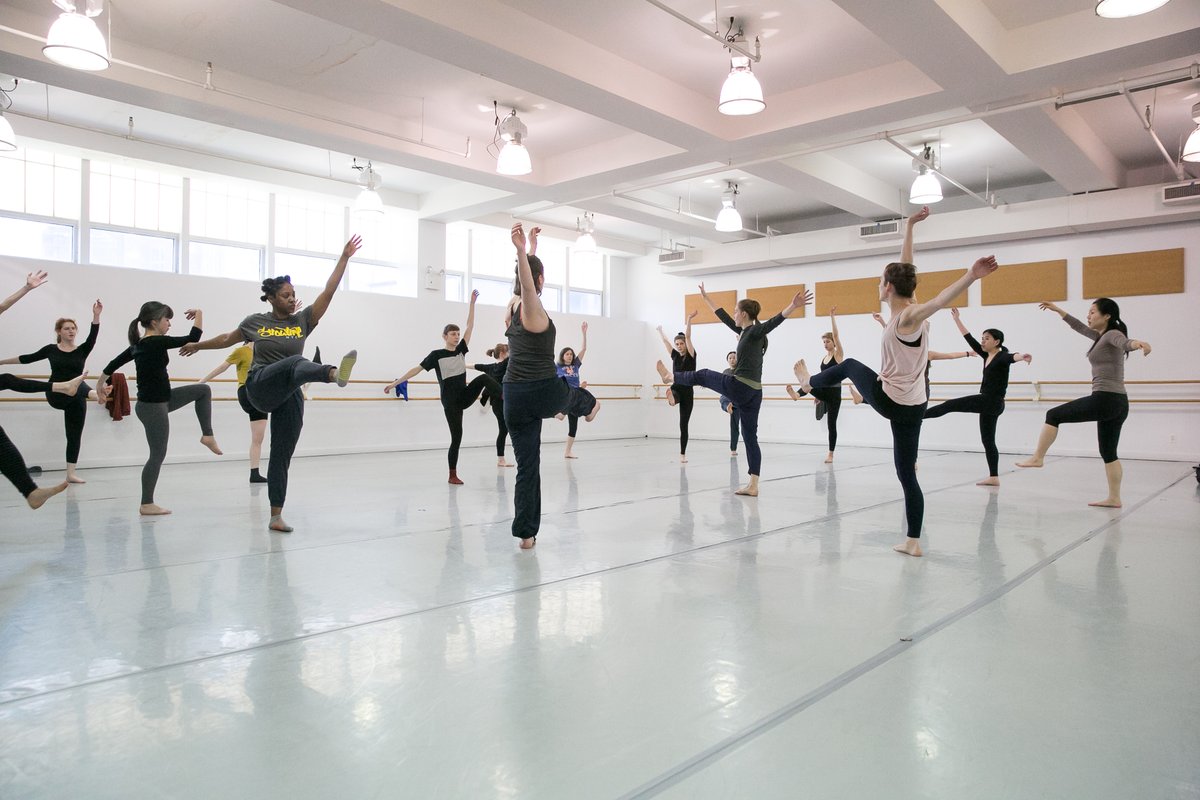 Trisha Brown Dance Company tweet media