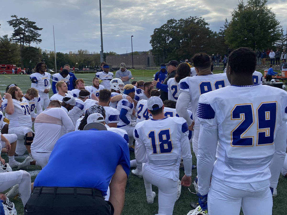MSUEaglesFB's tweet image. Huge win today!! 4-0 in the conference🦅