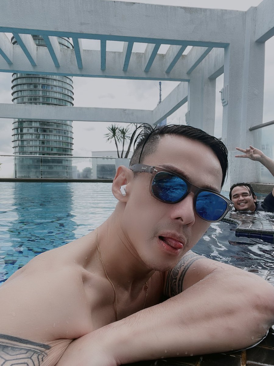 Josephking1069's tweet photo. jom berenang https://t.co/p3kPOPAPDt