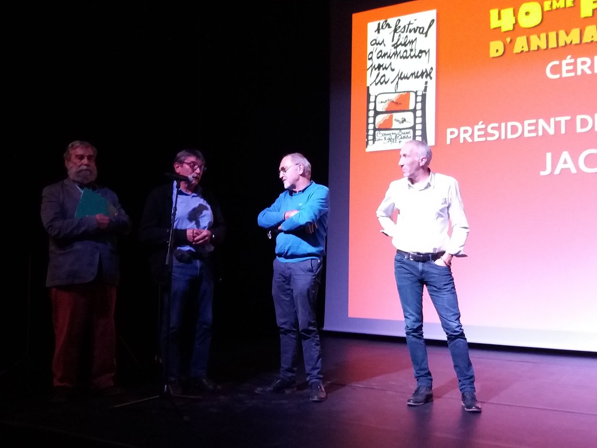 vasilica01's tweet photo. Heureuse d'avoir représenté @LeZoomBOURG avec mon cher vice-président #JeanPaulRodet lors du lancement du 40e festival du film d'animation. De beaux témoignages et tant de magnifiques partages sans frontières générationnelles. #PassionAnimation https://t.co/xBUH7smTIN