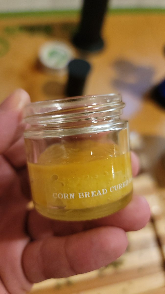 sartoshirelli's tweet photo. Corn Bread badder about to hit the lungs 🌽💨
#jarcheck #raredankness #greentruck https://t.co/tLZViBm1w1
