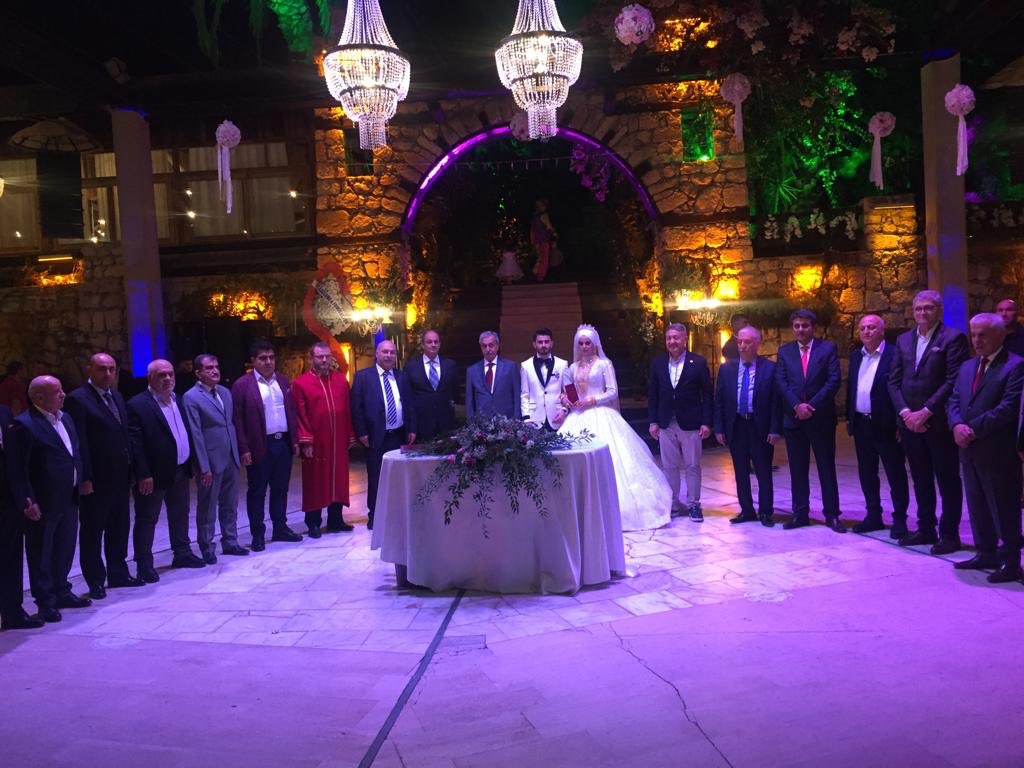 haciozkan33's tweet photo. #Yıldızgörer ve #Atasoy Ailelerinin kıymetli evlatları Abit ile Meryem kardeşlerimizin nikâh akdine şahitlik ederek, mutluluklarına ortak olduk.
Genç çiftimizi tebrik ediyor, izdivaçlarının ailelerine hayırlar getirmesini Rabb’imden niyaz ediyor, iki cihan saadeti diliyorum. https://t.co/Nco7HbZCTj