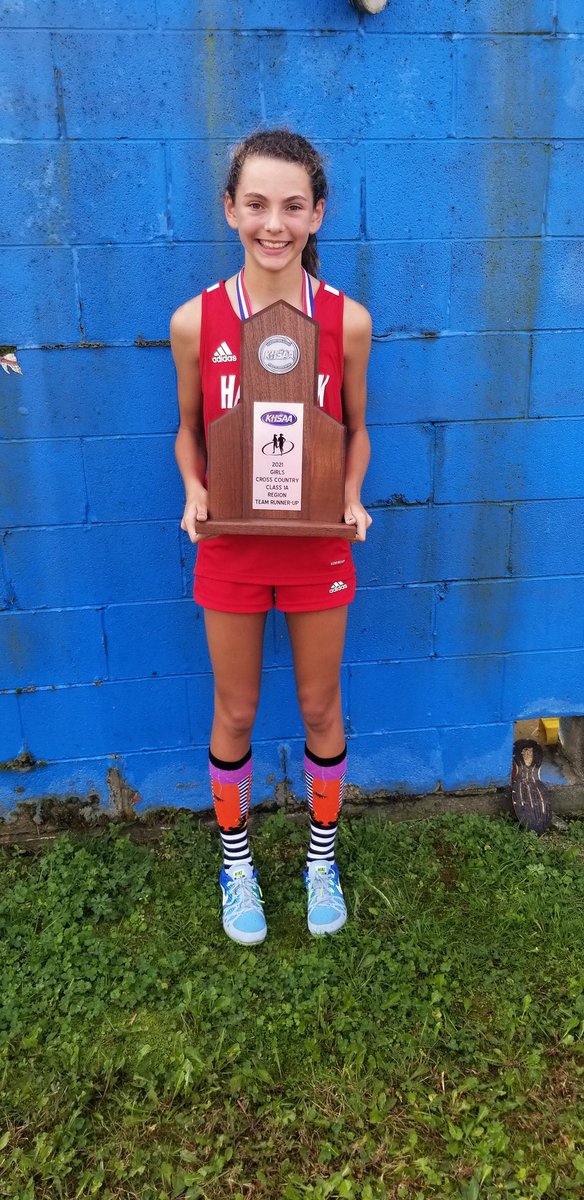 aeross333's tweet image. What a phenomenal run today! Iz got 2nd place in the Region (as an 8th grader!) AND we got a team runner up title! I'm so proud of Izzy &amp;amp; this team - 3 runners in the top 10!!!
#Shes14tomorrow
#nextSTOPstate
#statebound
#runner
#RegionalRunnerUp
@HancockCoHS_KY
@Wes_Meserve