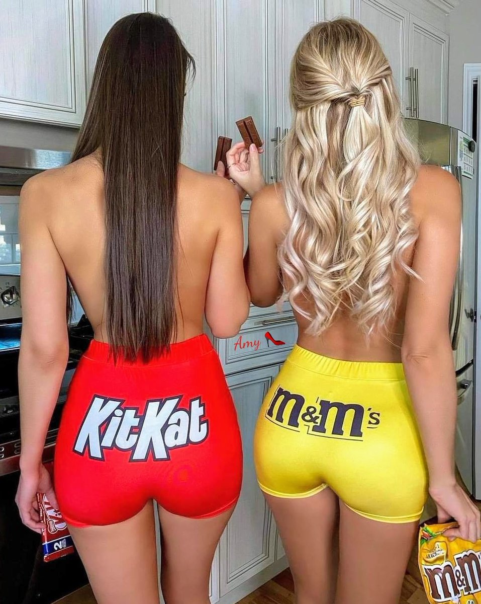 Amy34882977's tweet photo. Have a Break...KitKat or M&amp;M's #SweetTooth 👠💋 https://t.co/ycLEoyoyyC