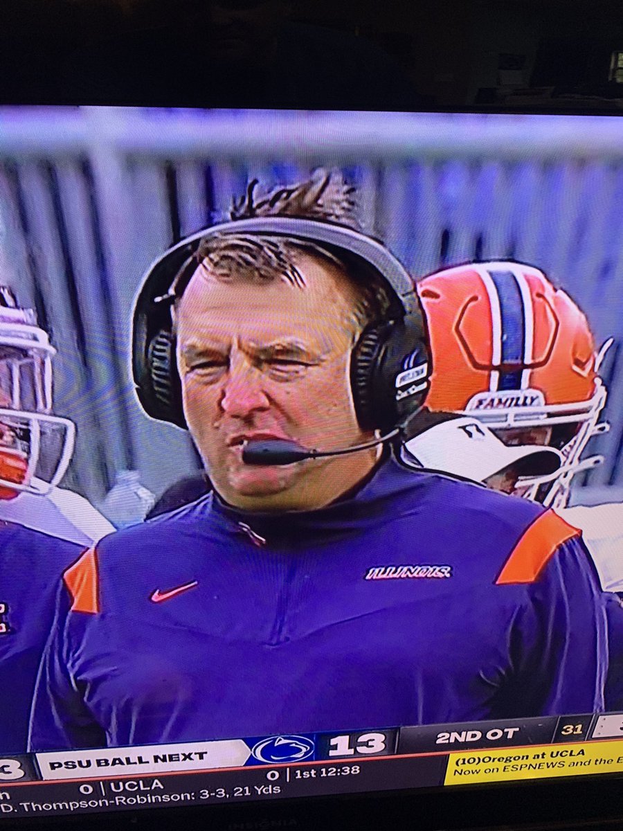 6PackAbsurdity's tweet image. Triple OT doing a number on Bret Bielema’s hair. #Illini #ILLvPSU #PennState
