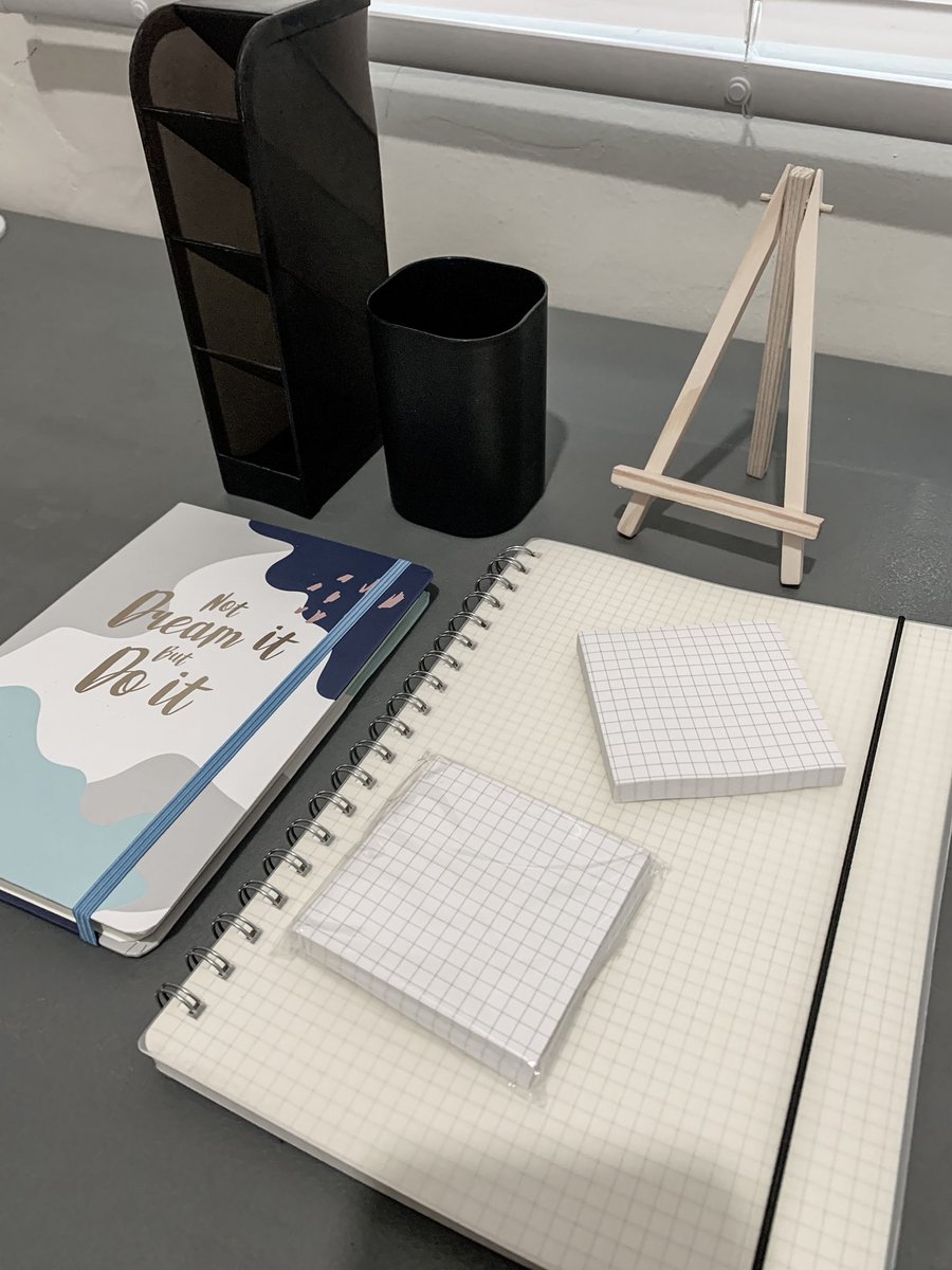 getthatmd_'s tweet photo. arranged my study space cause i got new stuff 🥳

#studytwt #studyspo https://t.co/JWqw8Gi3hv
