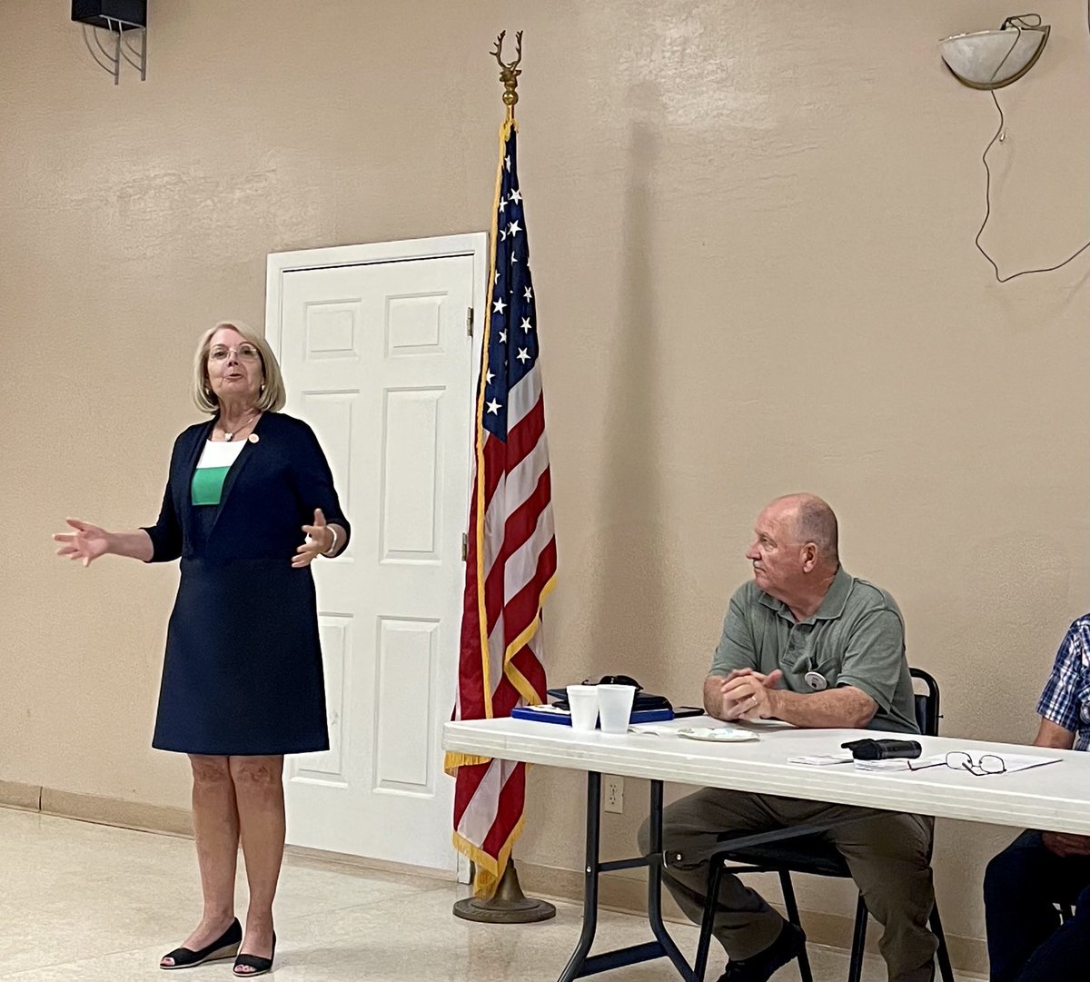 TJShope's tweet photo. I want to thank President @FannKfann for accepting the invite to speak at the Cobre Valley Republican Club this morning. We enjoyed speaking with the members &amp; guests about all of the great things happening in AZ! Dan &amp; Judy Alexander run a fantastic club! #LD08 https://t.co/OiZox97wXA