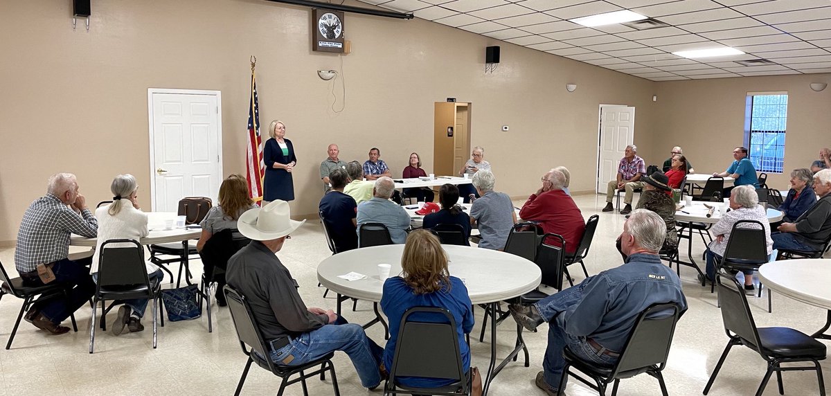 TJShope's tweet photo. I want to thank President @FannKfann for accepting the invite to speak at the Cobre Valley Republican Club this morning. We enjoyed speaking with the members &amp; guests about all of the great things happening in AZ! Dan &amp; Judy Alexander run a fantastic club! #LD08 https://t.co/OiZox97wXA