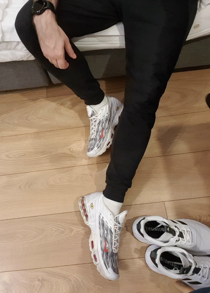 boskyyB's tweet photo. Liż suko!
#gaysneakers #gayfetish #gaynike https://t.co/IuF4pFSNpp