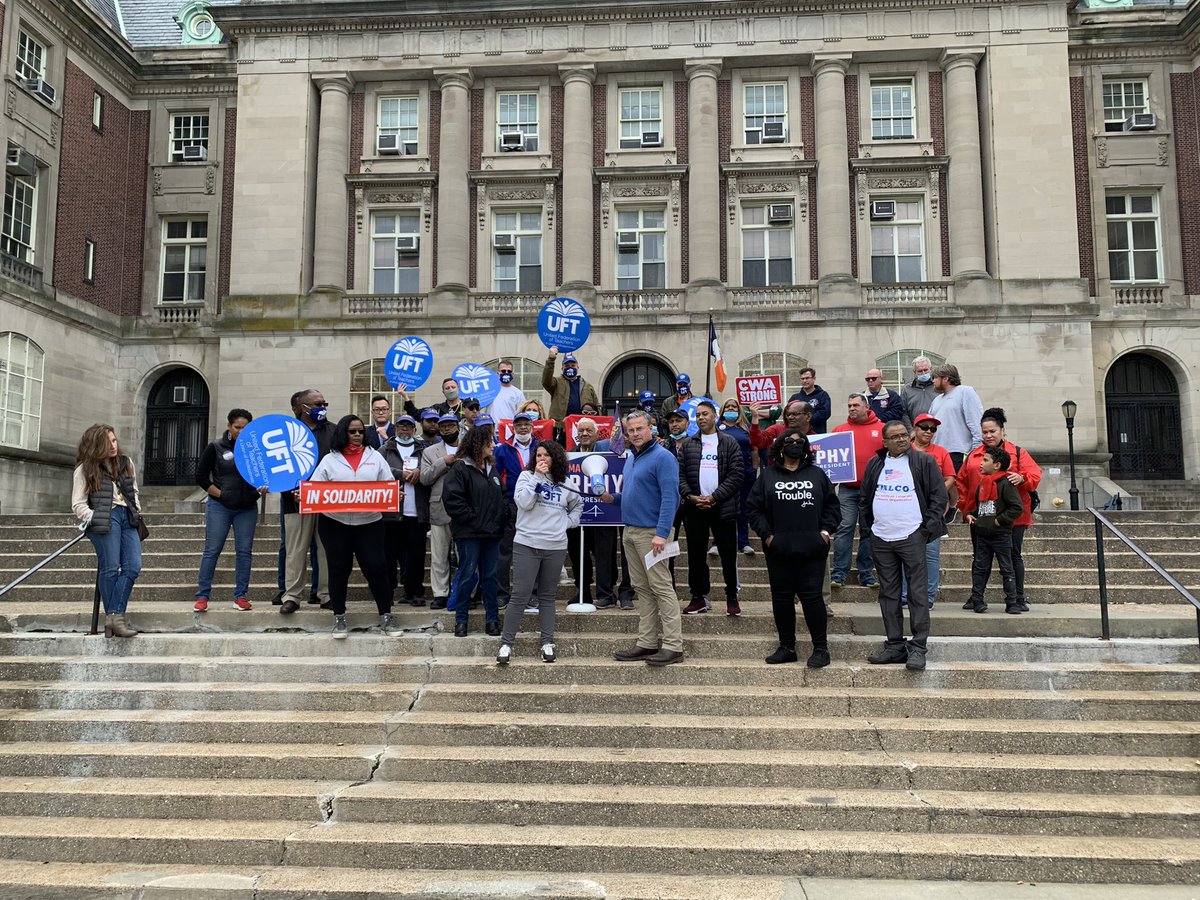 cwa1101SI's tweet photo. @CWADistrict1 @CWA1180 @cwa1102 with our partners @nynurses @si_uft @PSC_CUNY @ASAAL08  ATU-726 today in support for @MurphyforSI ! https://t.co/jyz64HzH7a