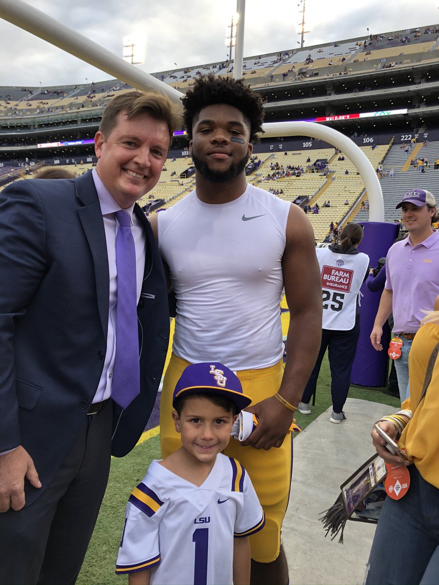 BegnaudTaylor's tweet photo. Feed him! @TyDavisPrice #GeauxTigers https://t.co/OsTmGcvktE