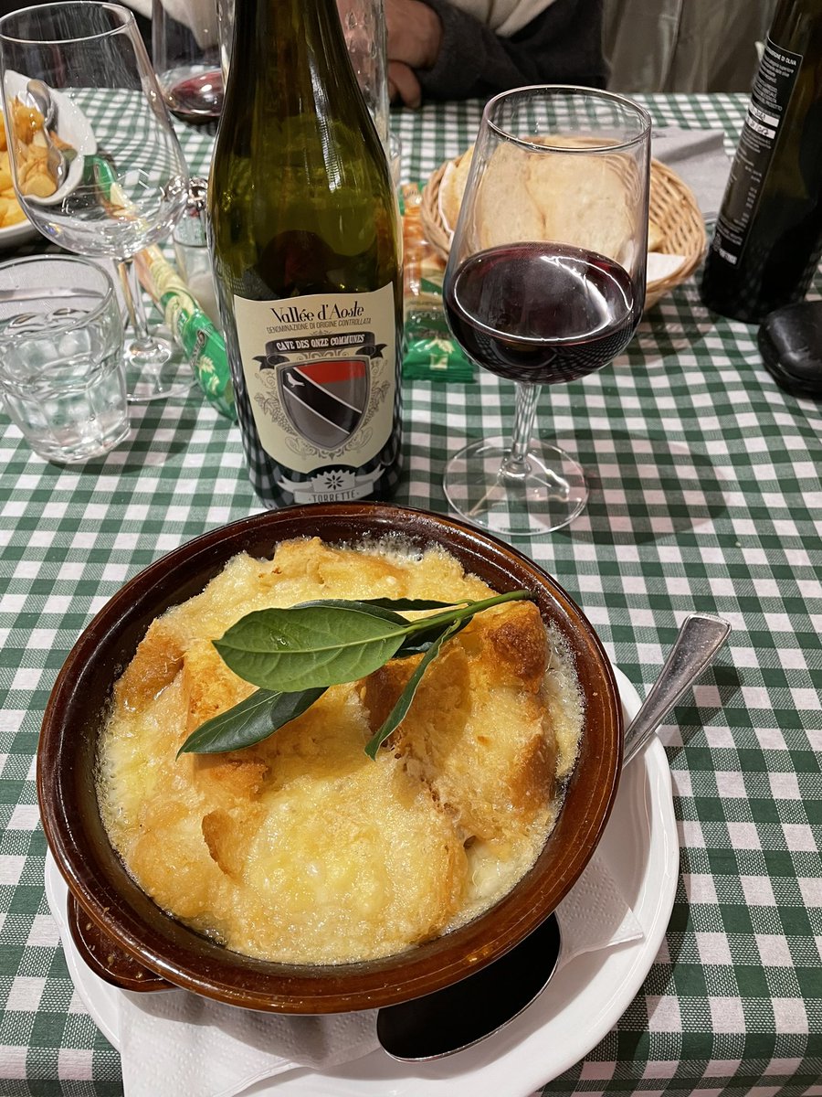 paolopasquale's tweet photo. #Zuppa valdostana con #vino #Torrette degli undici comuni 🔝🔝🔝
#wine #vda #lovevda #localfood #localwine #eatlocal #drinklocal https://t.co/bjUcMGz4Kp
