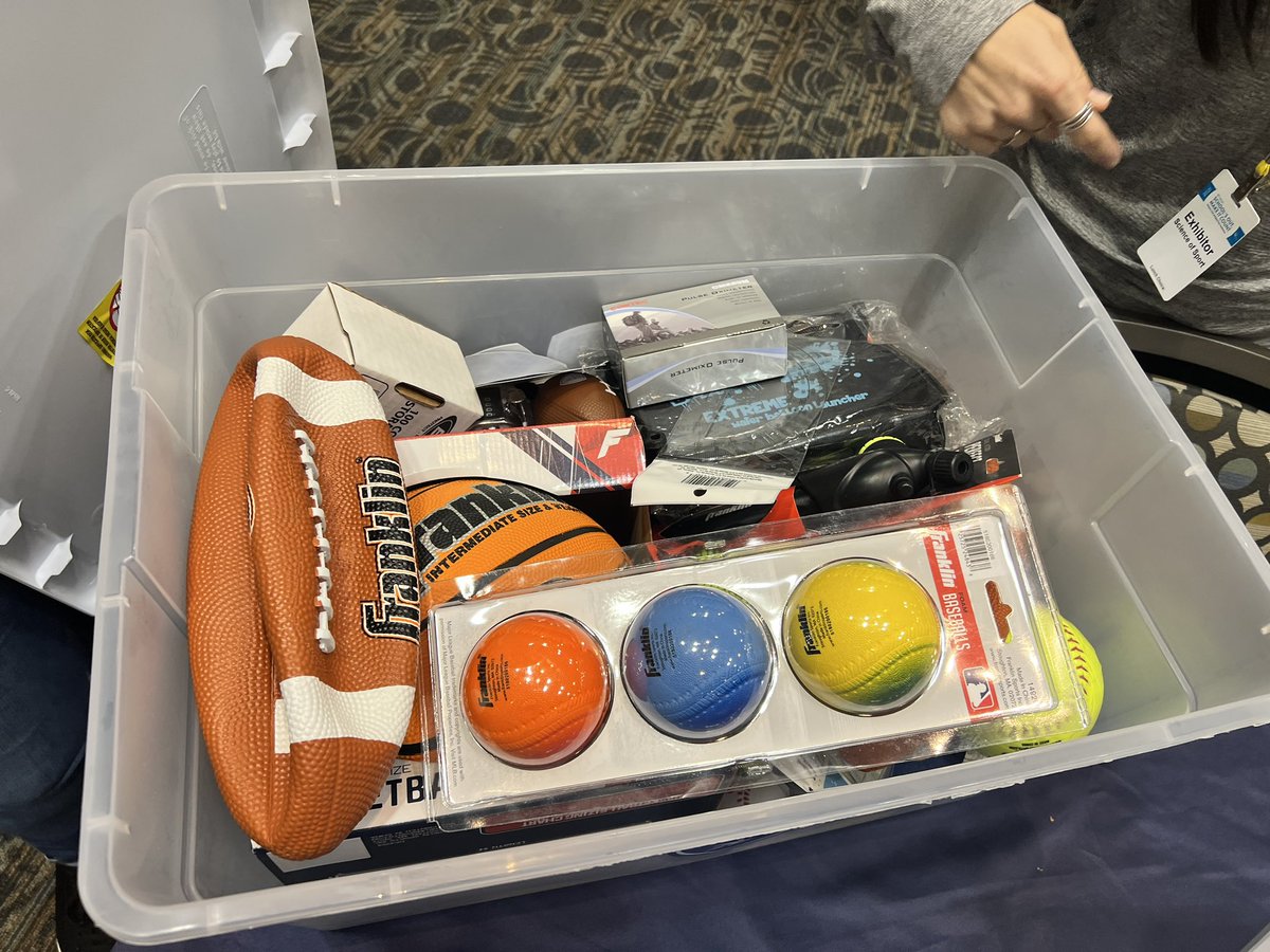 KnIhT_tNeReFfId's tweet photo. Loving the raffle I just won thanks to @ScienceofSport_!!! I am having the best day at the @AZ_Afterschool conference. This bin is loaded with goodies. #thankful #makeitcountaz #stem #scienceofsport @SVViperPride @DVUSD https://t.co/52oGv0SHTr