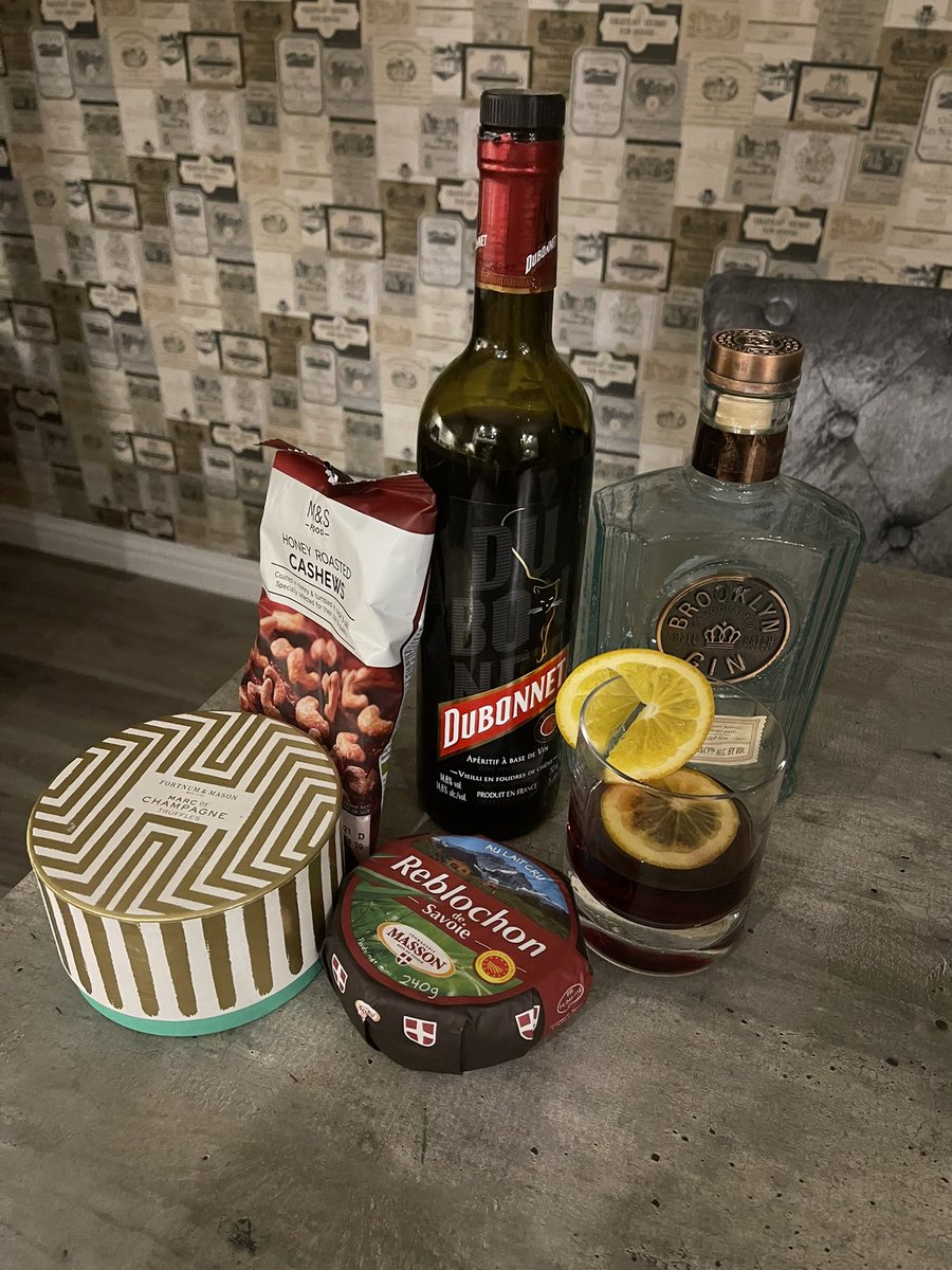 Lauralou34's tweet photo. @sextedmyboss  you know your a g&amp;diva, when Saturday night is full of reblochon, g&amp;d and luxury munchettes!!!! You both really do brighten my day! https://t.co/GnOSGszBxk