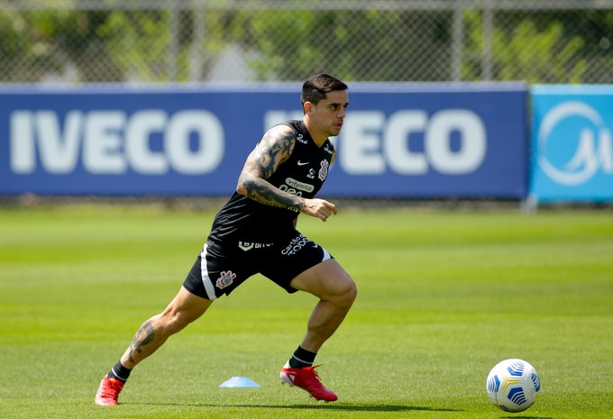 Fagner está de volta a equipe após cumprir suspensão diante do São Paulo. Foto: Rodrigo Coca / Ag. Corinthians