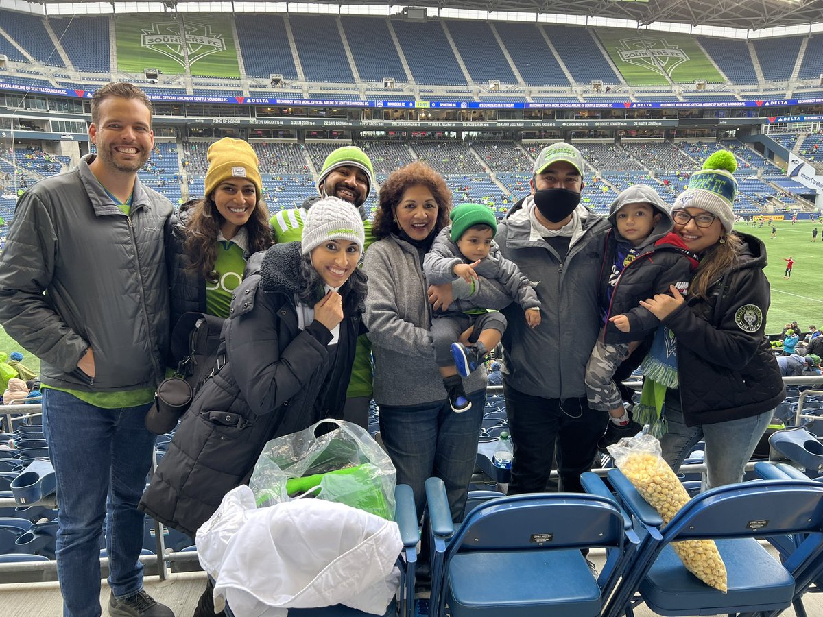 annu2417's tweet photo. #SoundersMatchday #Sounders https://t.co/IqCZlvOYvK