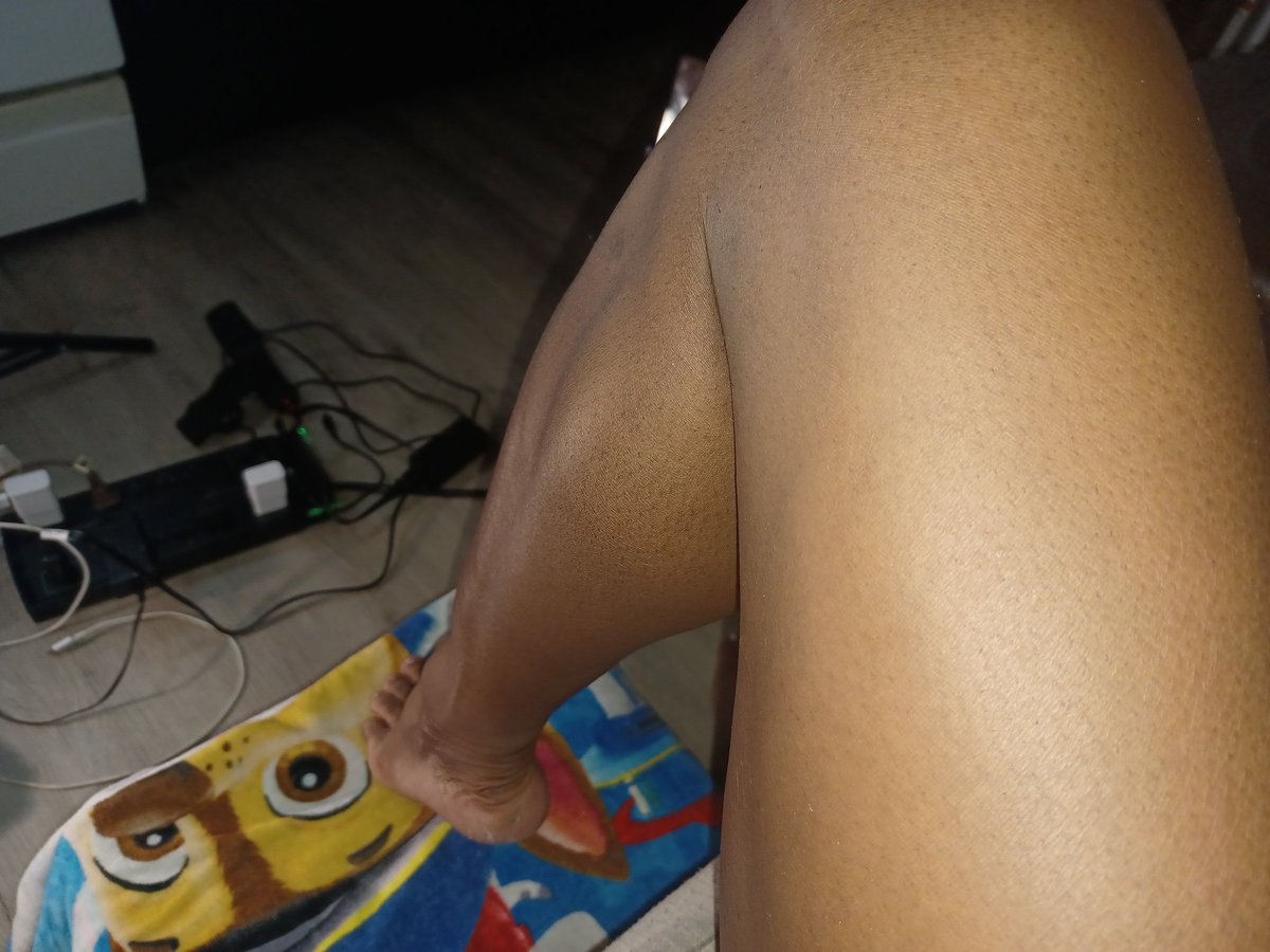 BeckyHelix's tweet photo. Tribute! #findom #paypig #feet #footfetishnation #findomme #humanity #goddess #cashslave #femdom #feetpics  #feetworship #findomworship https://t.co/bpG29jKx42