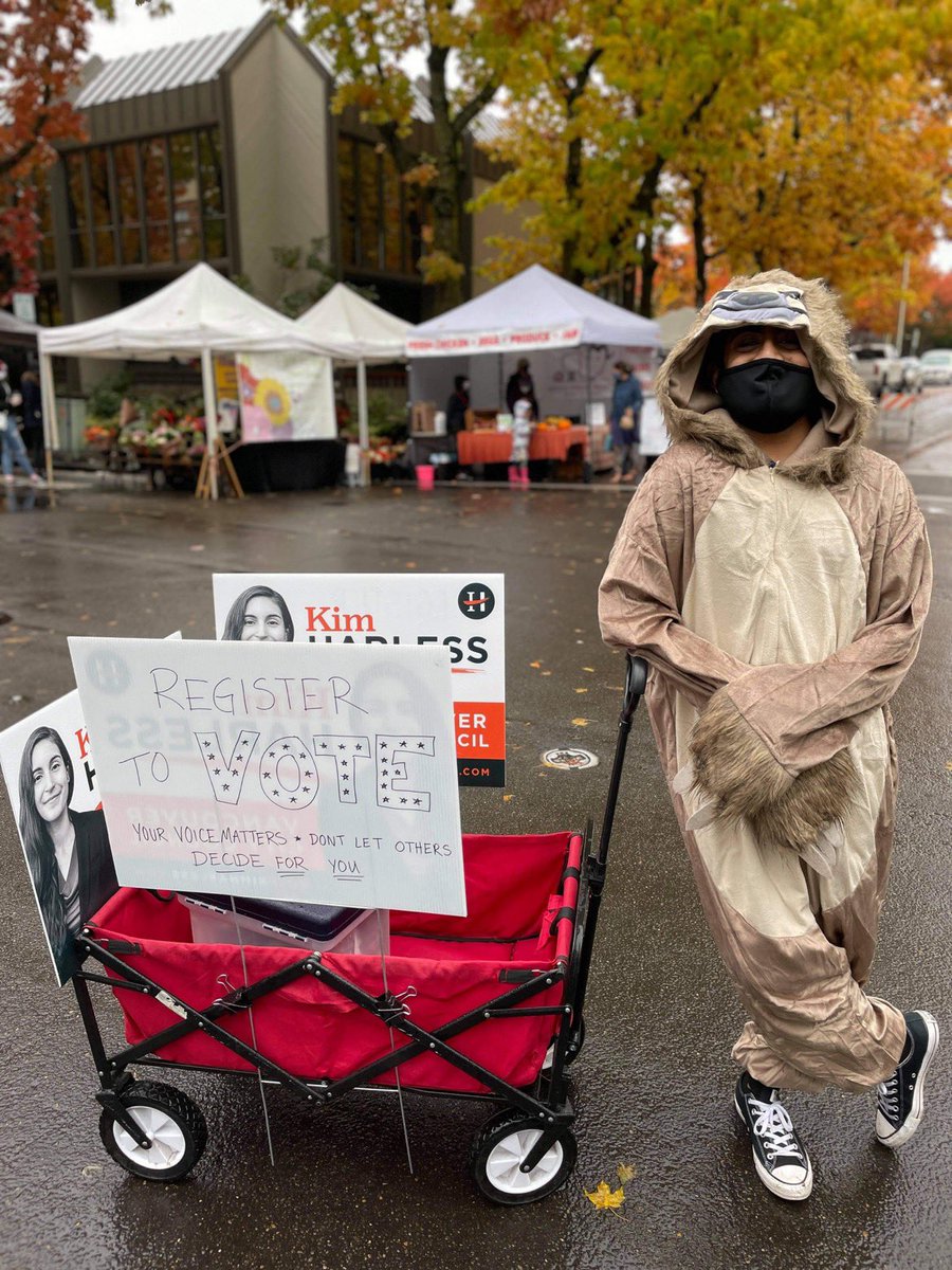 Sloths may be slow, but registering to vote is quick! Go to vote.wa.gov to register to vote, update your voter registration, or check your ballot status! 🇺🇸 🦥