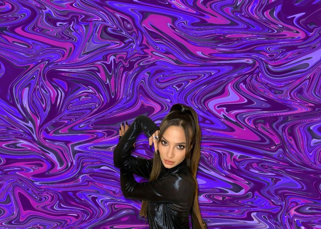 EDesign95's tweet photo. @Asnicar__Brenda #StreamBrendaAsnicar https://t.co/DecCFGEp54