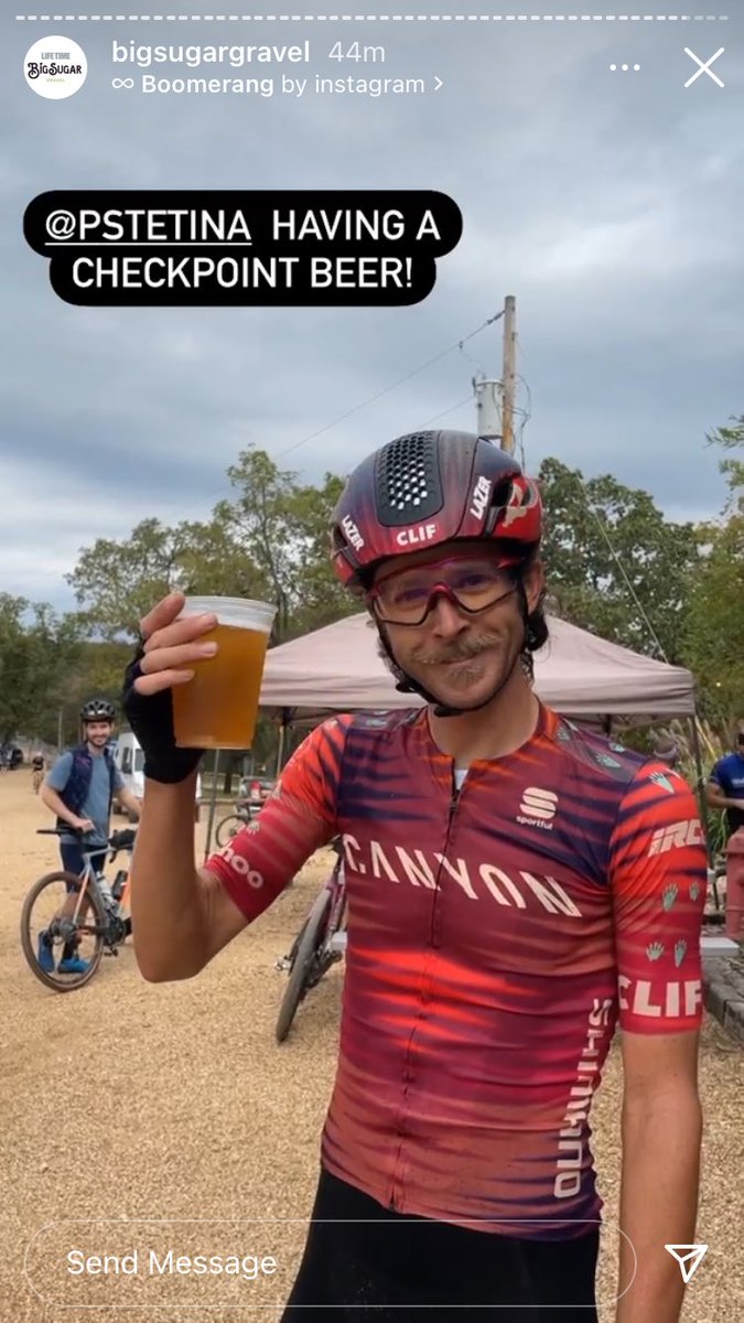 Mid race beers!?! The @bigsugargravel course was an eye catcher 🍁🍃, absolutely be-e-a-uitful. But it also chewed thru tires. At halfway I found myself in podium contention but a slowly leaking tire was my downfall… 
You know the ones: too slow for sealant to catch (1/3)