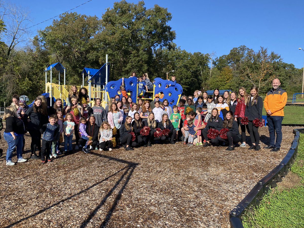 Glenwood Elementary (@glenwoodcubs) on Twitter photo Our tailgate attendance celebration would not have been possible without the grant from <a href="/orpsef/">ORPS Ed. Foundation</a>! Thank you so much!! <a href="/orpsef/">ORPS Ed. Foundation</a> <a href="/ORSchools/">Oak Ridge Schools</a> Our tailgate attendance celebration would not have been possible without the grant from <a href="/orpsef/">ORPS Ed. Foundation</a>! Thank you so much!! <a href="/orpsef/">ORPS Ed. Foundation</a> <a href="/ORSchools/">Oak Ridge Schools</a>