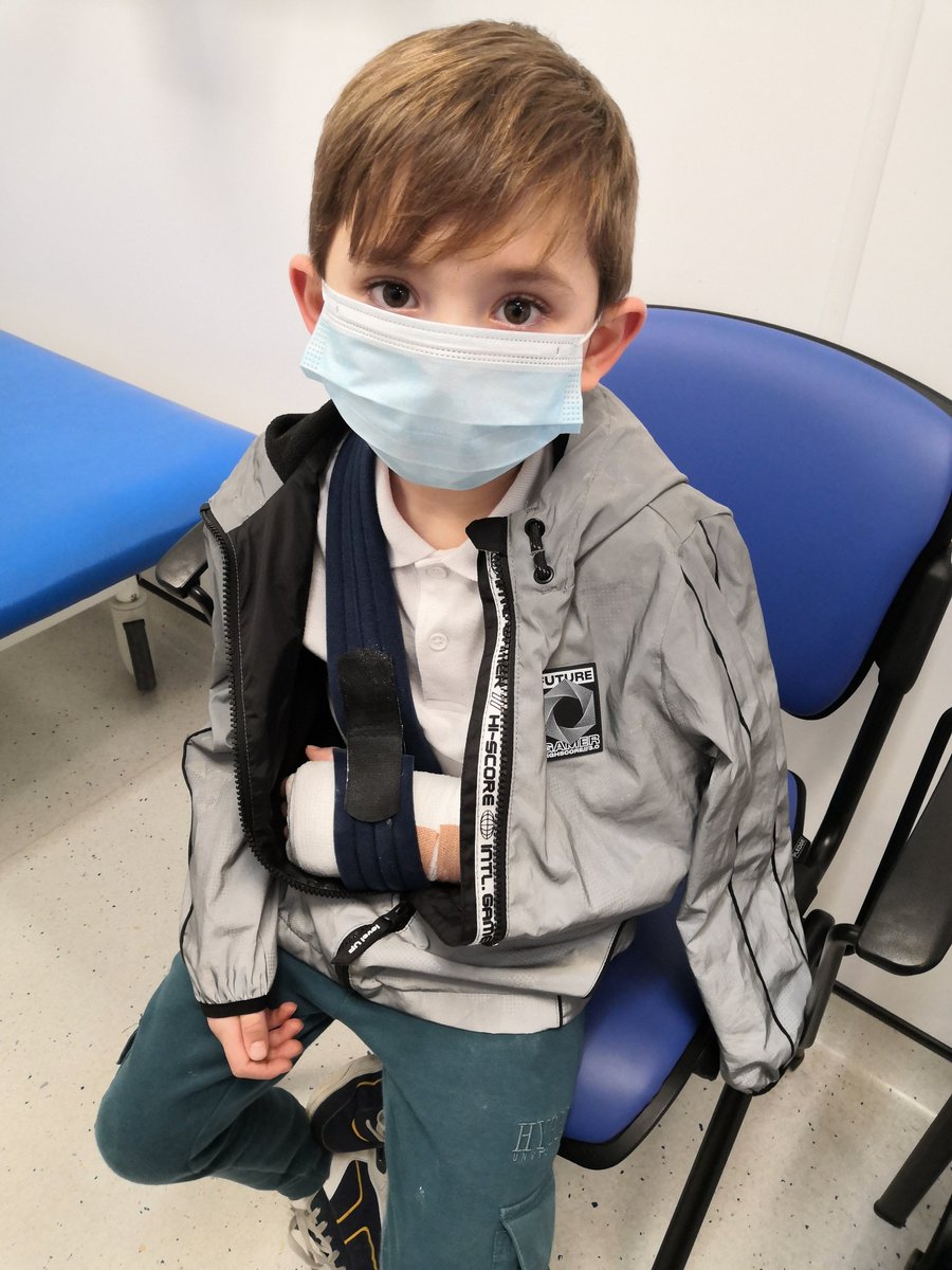 steveyneo's tweet photo. From Friday afternoon, at the hospital right before half term and on his mum's birthday too... smh. https://t.co/NGWo0o1lkE