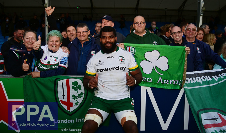 ppauk's tweet photo. Special @londonirish fans today @ExeterChiefs  @GallagherUK @premrugby 🍀🍀💚💚💚💚💚 @AcademyIrish @LISCRugby We can still hear them singing on their way home 🤣😂😉@MattRogerson_8 https://t.co/uFChhSpLU9