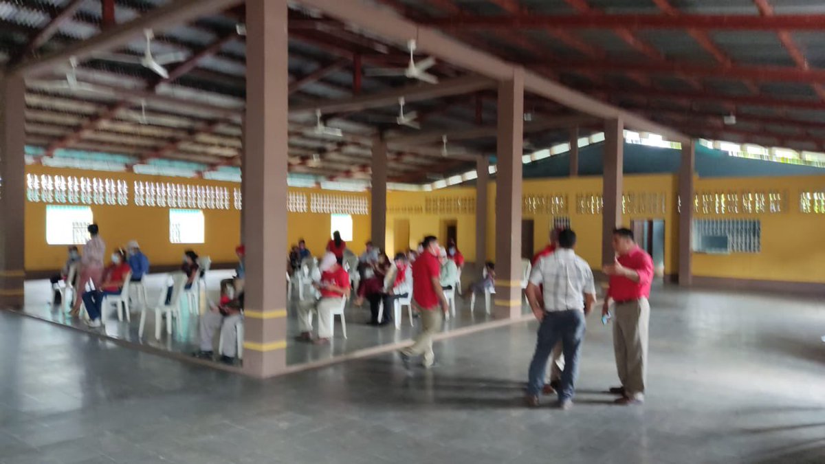 PLCMiamiUSA's tweet photo. Multitudinaria convocación de los candidatos designados de la cúpula #PLC, en #MuelleDeLosBueyes donde la policia #sandinista estuvo midiendo espacios entre la cuantiosa multitud y revisando el local.
#SinCondicionesNoHayElecciones #NoHayPorQuienVotar
#NoTodosSomosZancudos https://t.co/k7Sctc8f2z