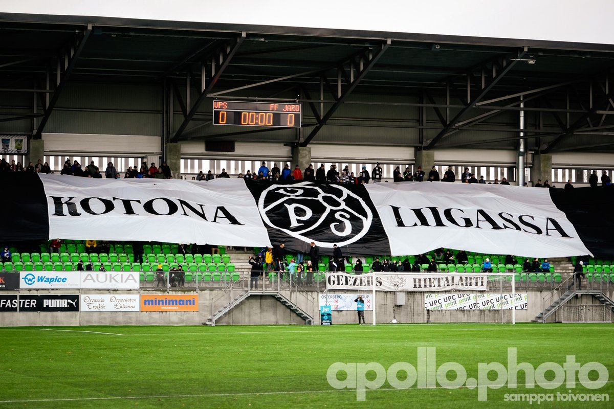 APhotoOffic's tweet image. Kaikki loppuu aikanaan, myös @MiestenYkkonen 2021.

@Veikkausliiga här kommer @VPS1924.

Kuvat: @stoivonen 

#staytuna #4shots #suomifutis #urheilukuvaus #sportsphotography #gamedayphotos #apollophoto #ykkönen #vepsu #ffjaro #soccerphotos #footballphotos