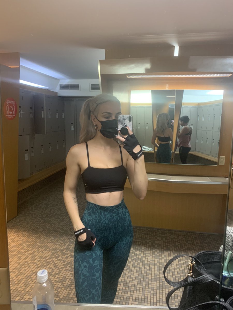 vuhh_ness_uh's tweet photo. new gear pt.2 #ruching https://t.co/yF9K8ufGOk