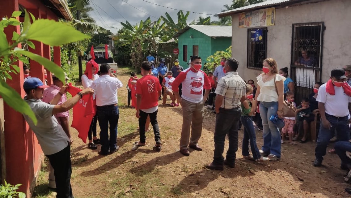 PLCMiamiUSA's tweet photo. #PLCMiami
Gran convocación de los candidatos designados de la cúpula #PLC en el municipio de #ElRama protegidos y escoltados por la policia #sandinista
#SinCondicionesNoHayElecciones
#YoNoVoto #NoHayPorQuienVotar
#NoTodosSomosZancudos
#YoNoVotoEnDicradura https://t.co/s3yIib662H