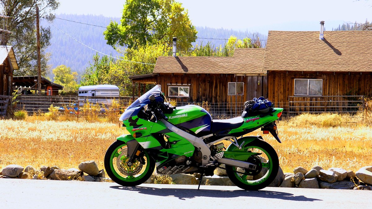 9rNet's tweet photo. @CletusAwreeetus I already have a second bike and a third. All active duty bikes. All ZX-9Rs. And all different enough in their own way to have their own character, but familiar and confidence inspiring at the same time. #ZX9R #Supertrapp #AEMUEGO #EanCreiche
Very content with my choice. https://t.co/X2TzOUHihO