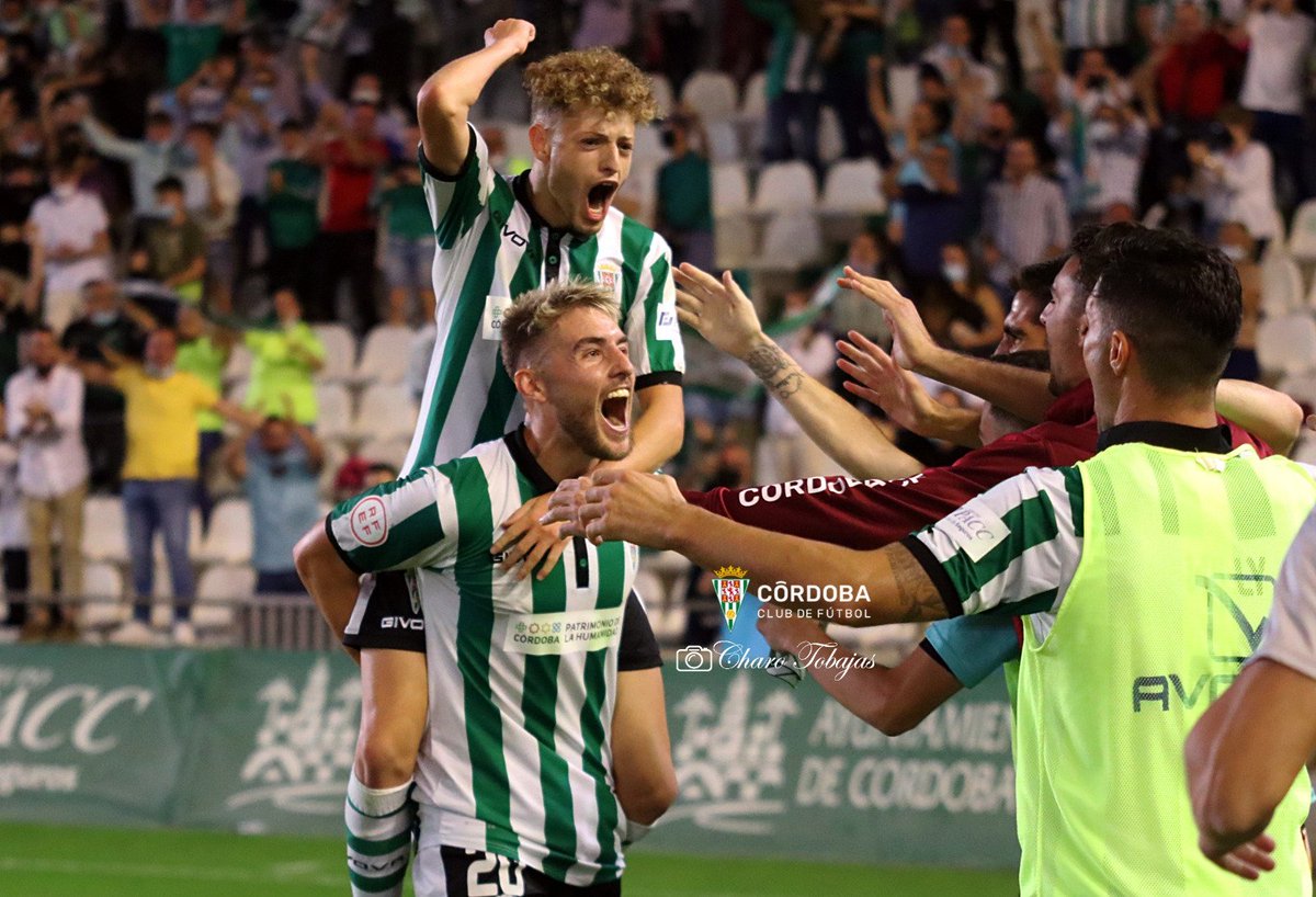 CharoTobajas's tweet photo. 📸💚 Hasta el final, mi Córdoba 💪🏼⚽️ #CCF #CCFAntequera #SegundaRfef #Blanquiverde https://t.co/7UzKiUjKRh