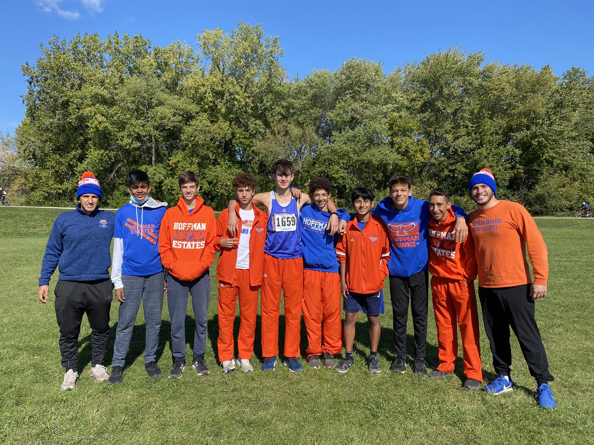 HEHSBoysXC_TF's tweet image. Congratulations to Colin Berg (Sr.) for his lifetime best of 17:49 and Brady Faulkner (Fr.) on his big PR of 18:27.  Jerry (Sr.), Jeremiah (Soph.), Cole (Soph.), Tommy (Fr.), and Moto (Fr.) rounded out today with competitive races.  Young crowd with a bright future ahead! 🔥🔥🔥