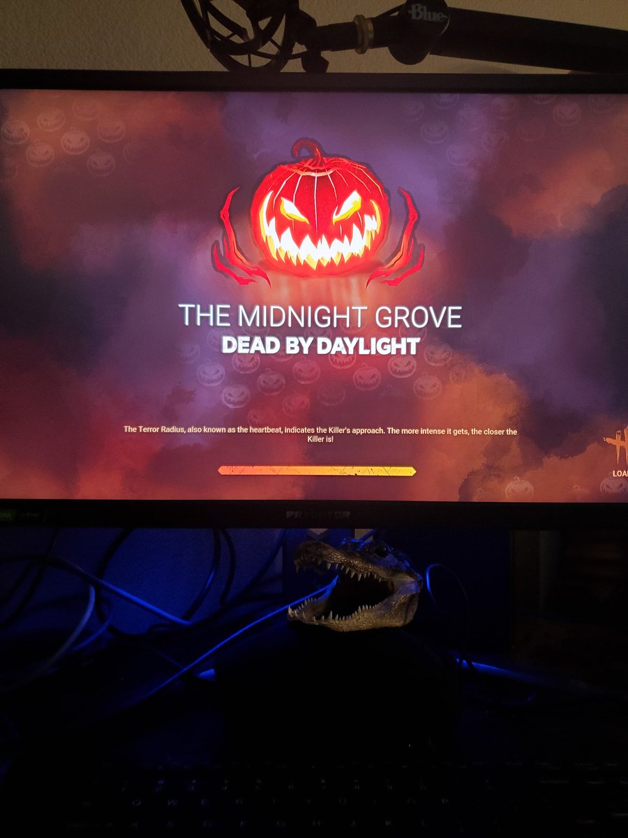 Rickypelayo's tweet photo. @DeadByBHVR I've been trying to play for an hour... all I get is this screen. Then everyone DCs... does anyone else have this issue right now? https://t.co/hnrsQhuNuh