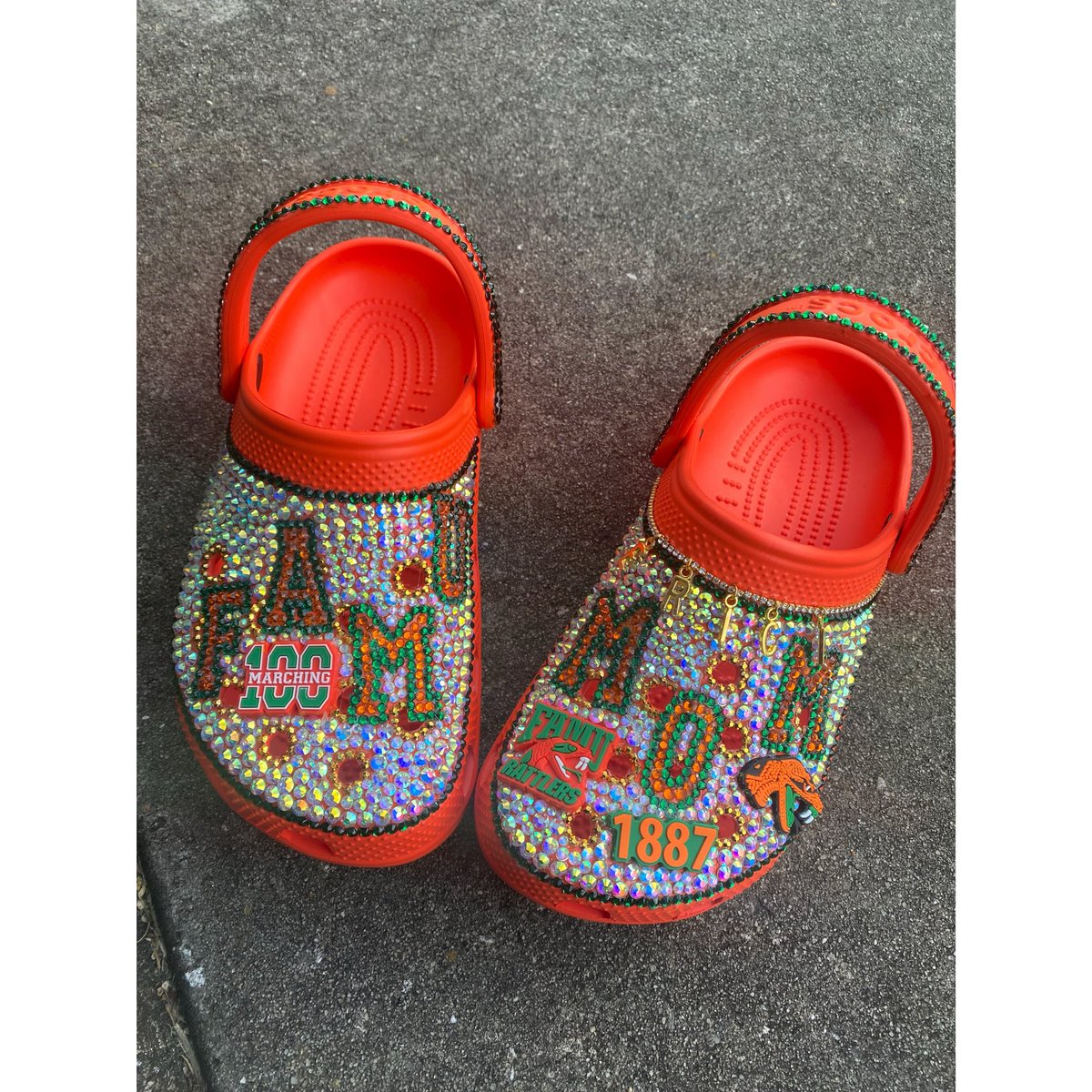 TheBlingGoat's tweet photo. FAMU 🧡💚 #famuhomecoming2021 #WorkplacefromFB #homecoming #FAMUEpicReturn #FAMU #customcrocs #BlackOwnedBusiness #TrendingNow #LilNasX https://t.co/xuQvhwRDDO