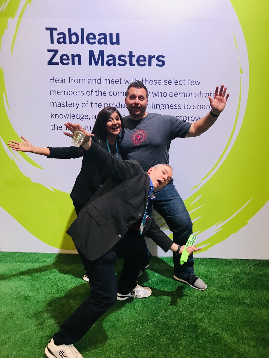 DrexelPooja's tweet photo. Still one of my fav pictures - #Throwback to #data18 in #nola @HighVizAbility @acrahen https://t.co/ldnM4AvpRG