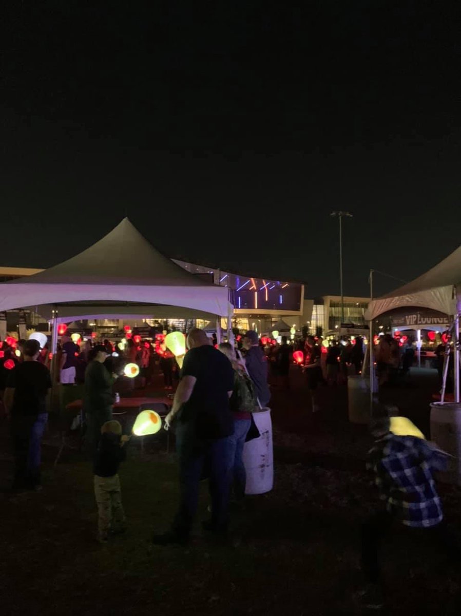 OKCityALA's tweet photo. It was a beautiful evening to Light the Night.  Board members  Kara Nelson Mitchell, Robin Emerson Merrill and Diana Barajas attended the Leukemia and Lymphoma Society’s Light the Night Friday night. Thank you to all that donated on behalf of our chapter. https://t.co/zHqZ0Yt0Kc