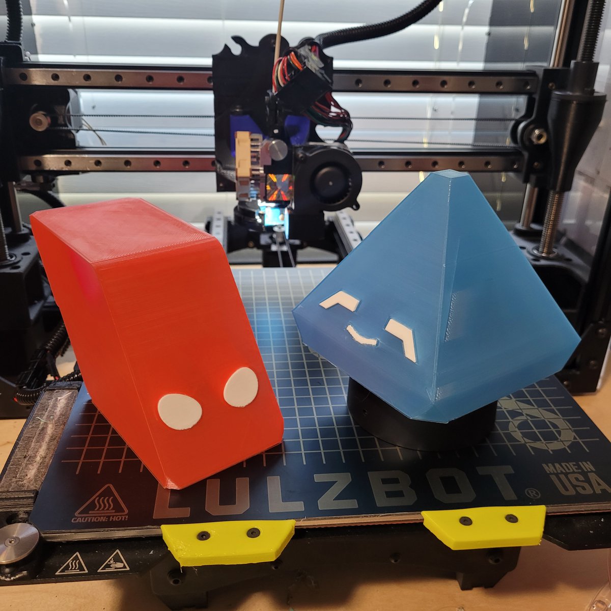 AlphatoZetaInd's tweet photo. We are happy to announce that Butlr is joining the family! First in red &amp; more colors soon (for Fret too!).

Printed on a @lulzbot3D  #taz6 on @ITWorks3DPrint  #toolheads using @Polymaker_3D  #polylitepla

#halo #haloinfinite #3dprinted #butlr #fret #3dprint https://t.co/xprAFjDfpa
