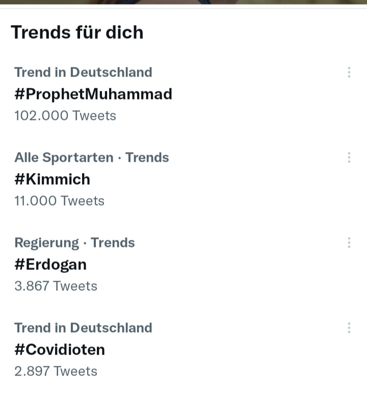 RayFfm's tweet photo. Nicht unbedingt die hellsten Kerzen auf der Torte... 
#Kimmich #Erdogan #ProphetMuhammad #Covidioten https://t.co/YHEfaOIdLE