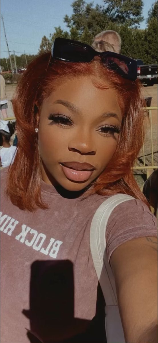 moodygurllll's tweet photo. October vibez https://t.co/66L6JmRFMT