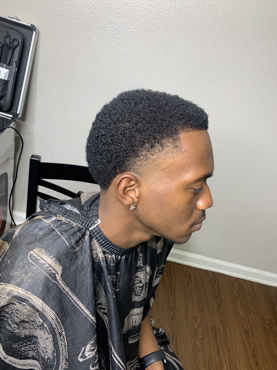 themanechange's tweet image. HUSSLECUTS N HOUSTON TEXAS

SUPPLYING FRESH FADES ✅

KNOWLEDGE SHARED 🏅

BOOK YOUR APPOINTMENT TODAY: husslecuts.com

NEED ENCOURAGEMENT? Check out my YouTube channel: youtu.be/Mq04QLi3ha4

#Husslecuts #youtube #fademaster #fademob   #viral #houstonbarber