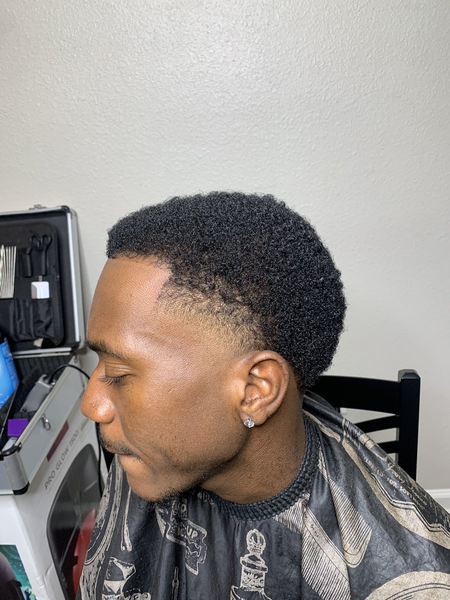 themanechange's tweet image. HUSSLECUTS N HOUSTON TEXAS

SUPPLYING FRESH FADES ✅

KNOWLEDGE SHARED 🏅

BOOK YOUR APPOINTMENT TODAY: husslecuts.com

NEED ENCOURAGEMENT? Check out my YouTube channel: youtu.be/Mq04QLi3ha4

#Husslecuts #youtube #fademaster #fademob   #viral #houstonbarber