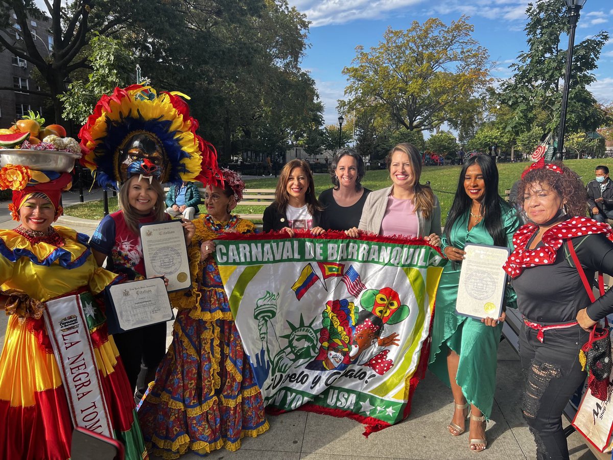 votejgr's tweet photo. Pase por el Festival de las Flores en #TraversPark 💐 ¡Me siento muy orgullosa de representar un distrito rico en tradición Colombiana! 🇨🇴
Stopped by the Festival de Flores at #TraversPark today. 💐 I’m so proud to represent a district rich in Colombian tradition! 🇨🇴 https://t.co/9xYA85F7L1