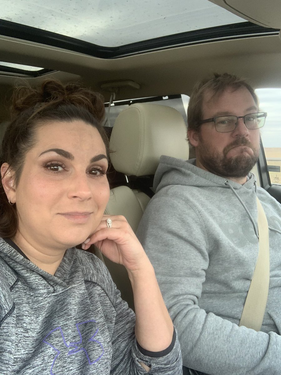 lilmiss_sask's tweet photo. Just about in #stoon, I’ve had time to do #carmakeup @farmerjim79 looks the same, except a slight side sweep to his hair https://t.co/pDIBbYie6J