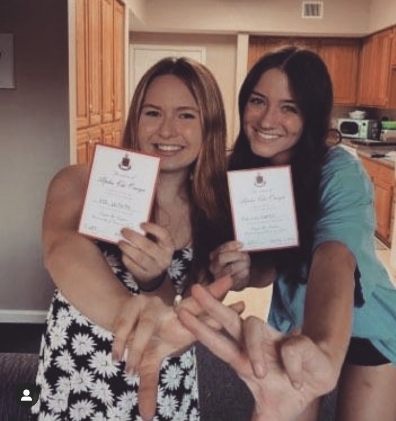 AXO_UTTyler's tweet photo. So excited for our new members to become officially official tonight!! 😆🤍🤍🤍✨ https://t.co/8RFURKhqSJ