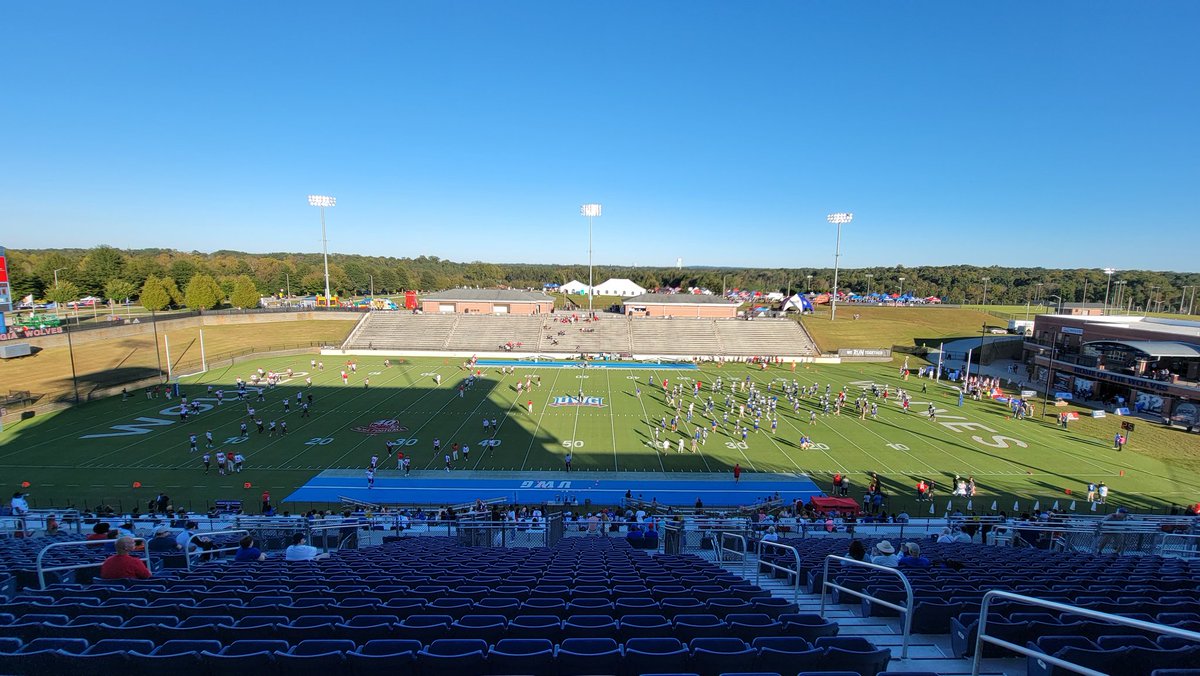 KHemphillWX's tweet photo. Just under an hour til game time! Let's go Wolves!!!
#UWGhomecoming #GoWolves #WeRunTogether #ForeverWest #UWG #WolfWalk @UWGFootball https://t.co/xSxf47A1Y9